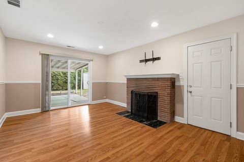 Tiny photo for 629 W Edgewood Road, Lombard, IL 60148 (MLS # 12473766)