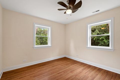 Tiny photo for 629 W Edgewood Road, Lombard, IL 60148 (MLS # 12473766)