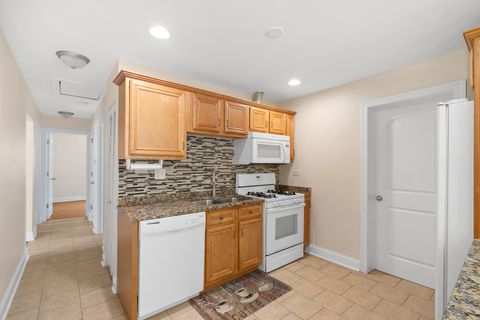 Tiny photo for 629 W Edgewood Road, Lombard, IL 60148 (MLS # 12473766)