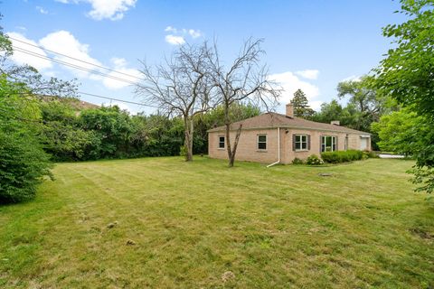 Tiny photo for 629 W Edgewood Road, Lombard, IL 60148 (MLS # 12473766)