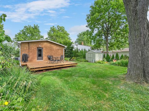 Tiny photo for 444 E Schiller Street, Elmhurst, IL 60126 (MLS # 12480717)