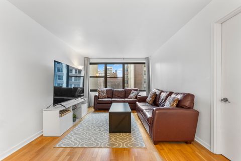 Tiny photo for 850 N Dewitt Place #13E, Chicago, IL 60611 (MLS # 12603695)