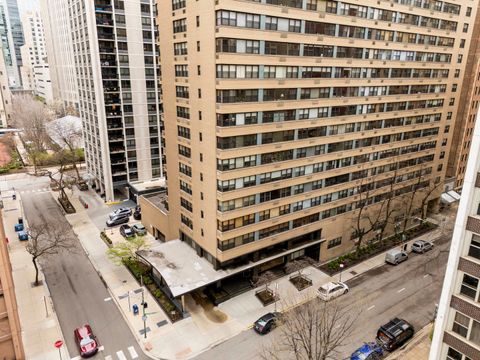 Tiny photo for 850 N Dewitt Place #13E, Chicago, IL 60611 (MLS # 12603695)