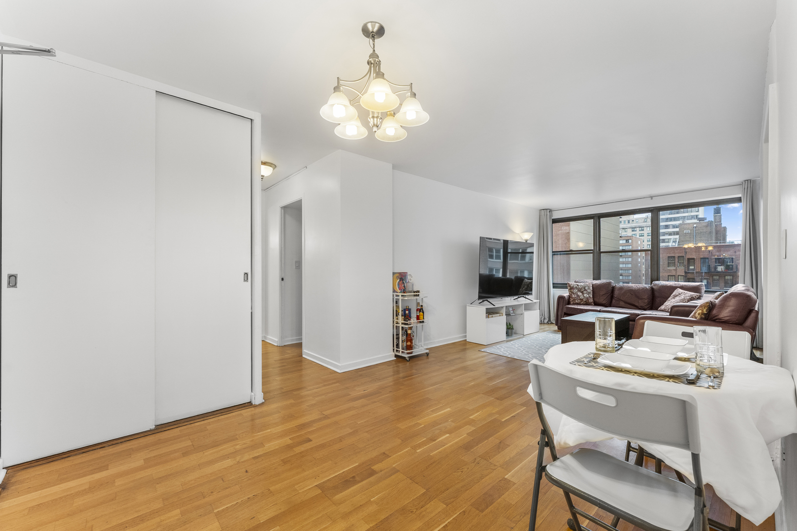 850 N Dewitt Place 13E