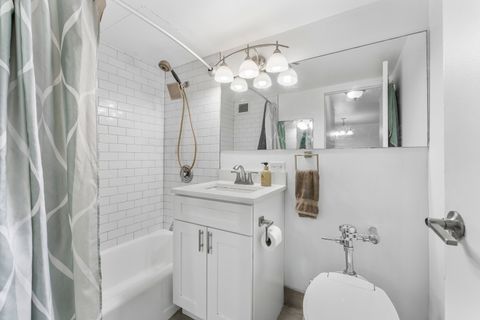 Tiny photo for 850 N Dewitt Place #13E, Chicago, IL 60611 (MLS # 12603695)