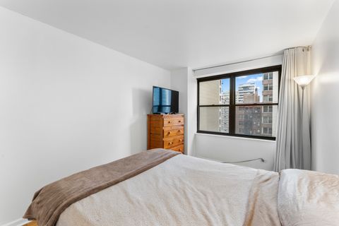 Tiny photo for 850 N Dewitt Place #13E, Chicago, IL 60611 (MLS # 12603695)