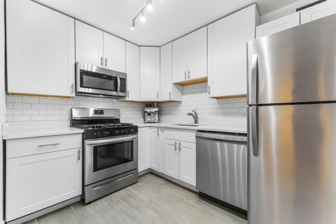 Tiny photo for 850 N Dewitt Place #13E, Chicago, IL 60611 (MLS # 12603695)