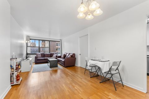 Tiny photo for 850 N Dewitt Place #13E, Chicago, IL 60611 (MLS # 12603695)