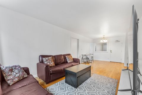 Tiny photo for 850 N Dewitt Place #13E, Chicago, IL 60611 (MLS # 12603695)