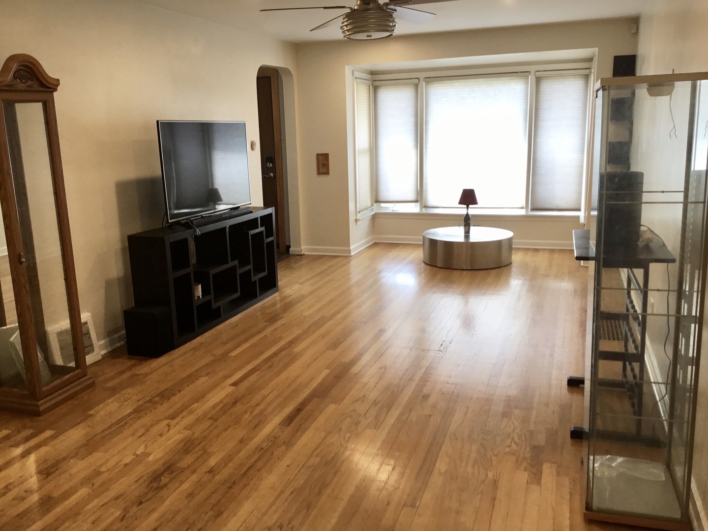 2856 W 84th Place