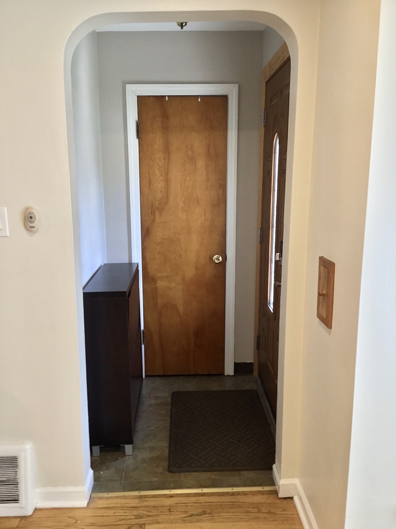 2856 W 84th Place