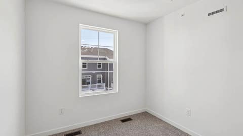 Tiny photo for 516 yosemite Way, Mundelein, IL 60060 (MLS # 12685015)