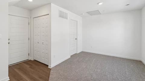 Tiny photo for 516 yosemite Way, Mundelein, IL 60060 (MLS # 12685015)