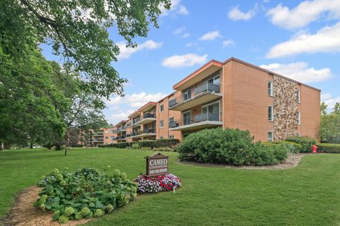 Tiny photo for 940 Holbrook Road #8B, Homewood, IL 60430 (MLS # 12454696)
