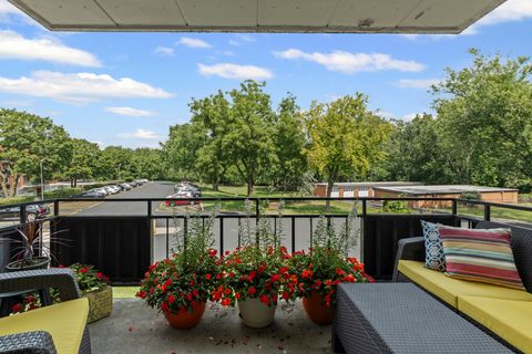 Tiny photo for 940 Holbrook Road #8B, Homewood, IL 60430 (MLS # 12454696)