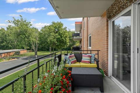 Tiny photo for 940 Holbrook Road #8B, Homewood, IL 60430 (MLS # 12454696)