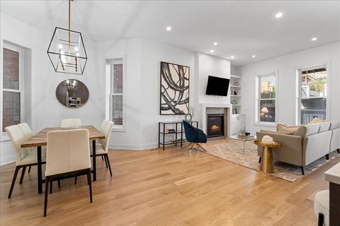 Tiny photo for 1630 W WARREN Boulevard #1, Chicago, IL 60607 (MLS # 12492720)