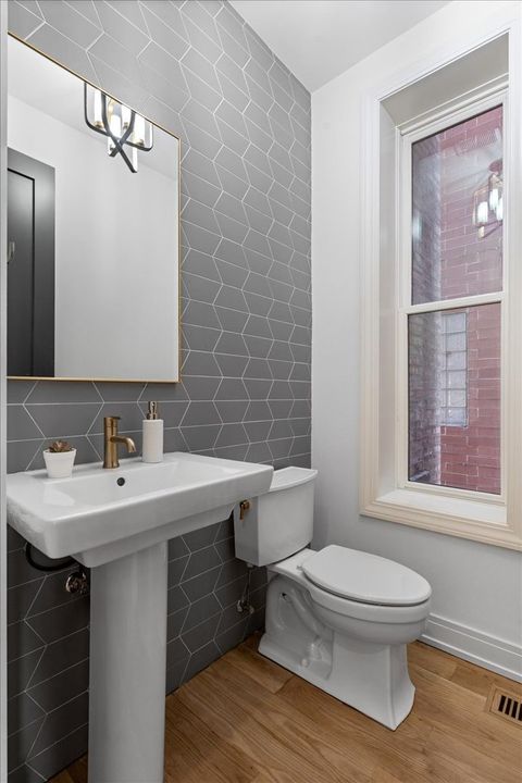 Tiny photo for 1630 W WARREN Boulevard #1, Chicago, IL 60607 (MLS # 12492720)