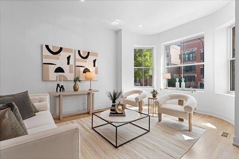 Tiny photo for 1630 W WARREN Boulevard #1, Chicago, IL 60607 (MLS # 12492720)