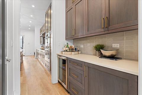 Tiny photo for 1630 W WARREN Boulevard #1, Chicago, IL 60607 (MLS # 12492720)