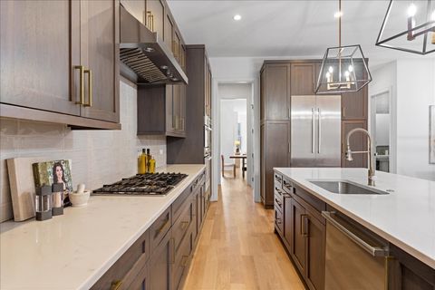 Tiny photo for 1630 W WARREN Boulevard #1, Chicago, IL 60607 (MLS # 12492720)