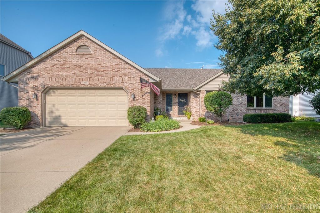 Photo for 1331 Yorkshire Drive, Sycamore, IL 60178 (MLS # 12443331)