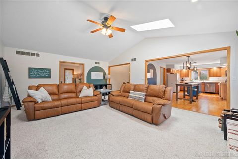 Tiny photo for 1331 Yorkshire Drive, Sycamore, IL 60178 (MLS # 12443331)