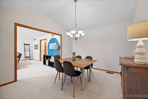 Tiny photo for 1331 Yorkshire Drive, Sycamore, IL 60178 (MLS # 12443331)