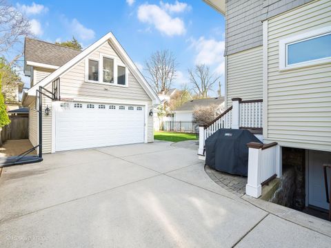 Tiny photo for 123 S Kensington Avenue, La Grange, IL 60525 (MLS # 12612904)