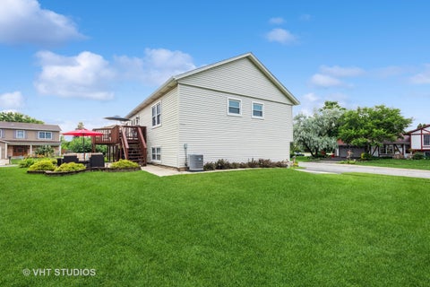 Tiny photo for 372 Canyon Trail, Carol Stream, IL 60188 (MLS # 12696457)