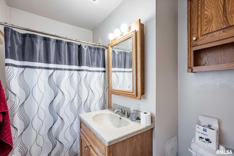 Tiny photo for 902 FAIRLANE Drive, Marion, IL 62959 (MLS # QC4269228)