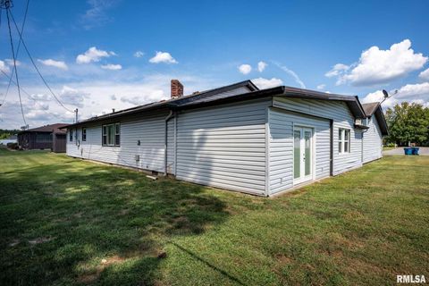 Tiny photo for 902 FAIRLANE Drive, Marion, IL 62959 (MLS # QC4269228)