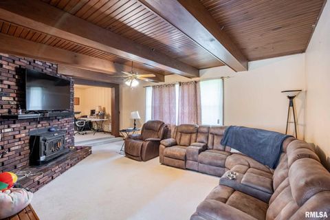 Tiny photo for 902 FAIRLANE Drive, Marion, IL 62959 (MLS # QC4269228)