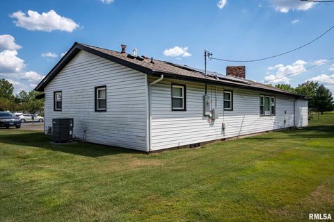 Tiny photo for 902 FAIRLANE Drive, Marion, IL 62959 (MLS # QC4269228)