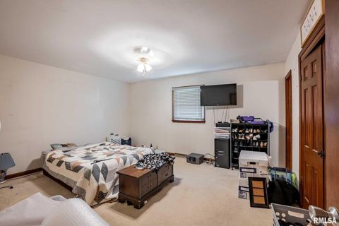 Tiny photo for 902 FAIRLANE Drive, Marion, IL 62959 (MLS # QC4269228)