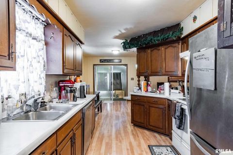 Tiny photo for 902 FAIRLANE Drive, Marion, IL 62959 (MLS # QC4269228)