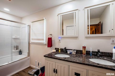 Tiny photo for 902 FAIRLANE Drive, Marion, IL 62959 (MLS # QC4269228)