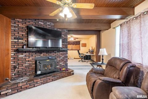 Tiny photo for 902 FAIRLANE Drive, Marion, IL 62959 (MLS # QC4269228)