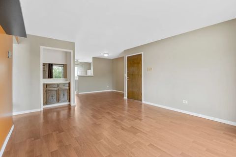 Tiny photo for 175 N Waters Edge Drive #201, Glendale Heights, IL 60139 (MLS # 12507345)