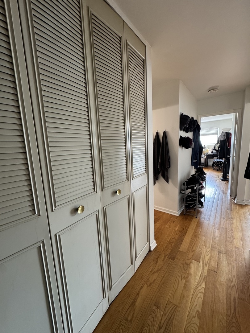 6619 N Sheridan Road 504
