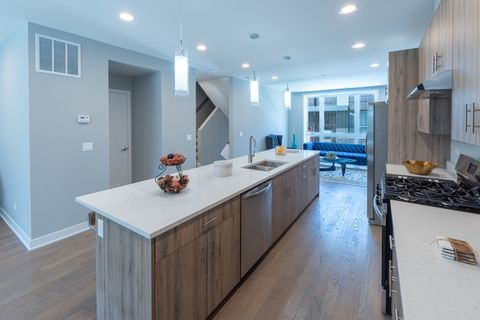 Tiny photo for 2631 S Throop Street #E, Chicago, IL 60608 (MLS # 12603933)