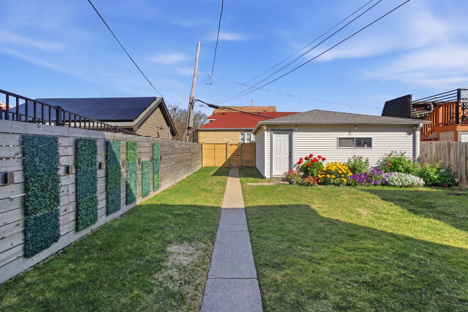 4462 W Wilson Avenue