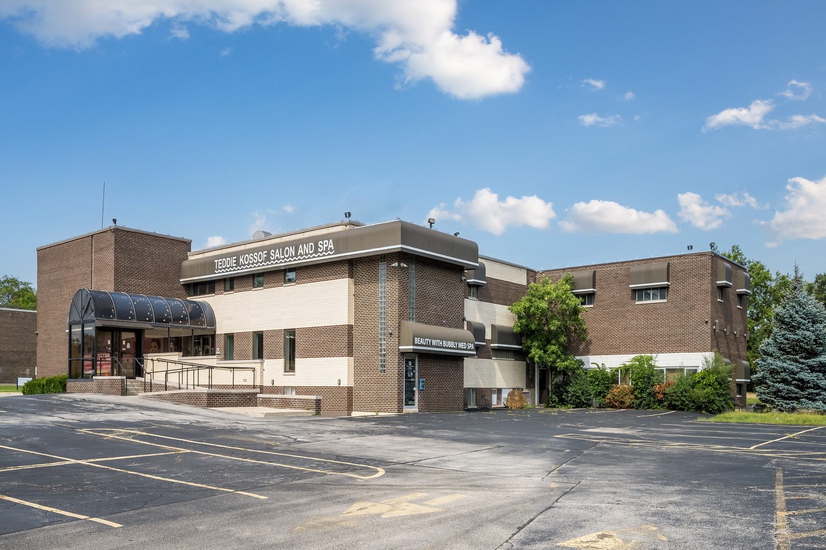 Photo 1 of 32 — 281 Waukegan Road, Northfield, IL 60093