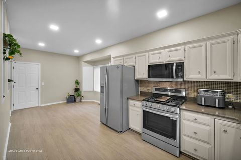 Tiny photo for 716 Ayers Street, Bolingbrook, IL 60440 (MLS # 12535970)