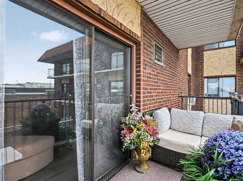 Tiny photo for 9520 Mayfield Avenue #N209, Oak Lawn, IL 60453 (MLS # 12720634)