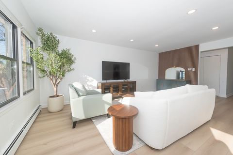 Tiny photo for 444 Washington Boulevard #404, Oak Park, IL 60302 (MLS # 12567487)