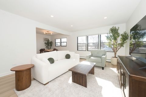 Tiny photo for 444 Washington Boulevard #404, Oak Park, IL 60302 (MLS # 12567487)