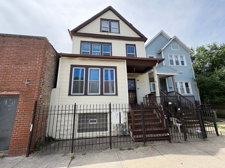 Photo 1 of 12 — 33 E 119th Street, Chicago, IL 60628
