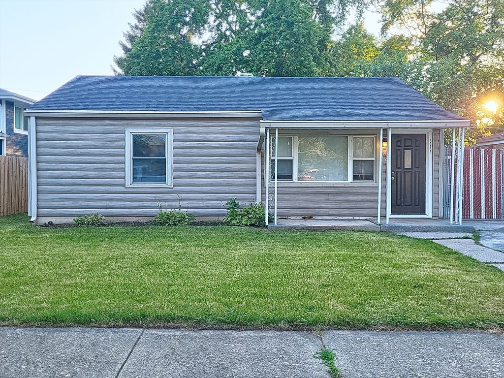 Photo for 14610 Sawyer Avenue, Midlothian, IL 60445 (MLS # 12498626)