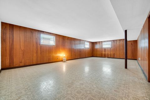 Tiny photo for 9620 S Keeler Avenue S, Oak Lawn, IL 60453 (MLS # 12525612)